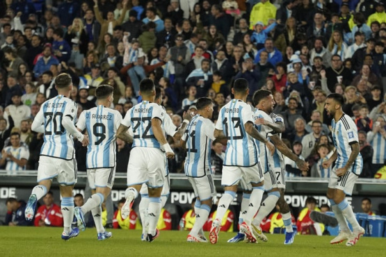 Con el regreso de Lionel Messi, Argentina derrotó 1-0 a Paraguay y sigue imbatible en las Eliminatorias